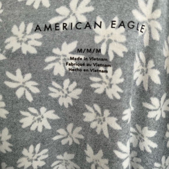 🎉 3/$10 - Flower Pattern Short Onesie Romper/Jumpsuit - Picture 2 of 4